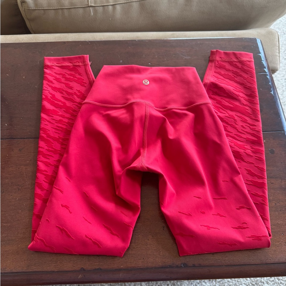 lululemon athletica Size 0 Patterned Red Leggings